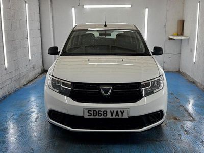 Used Dacia Sandero Essentiel 90 HP (66 kW) 2018 White Hatchback