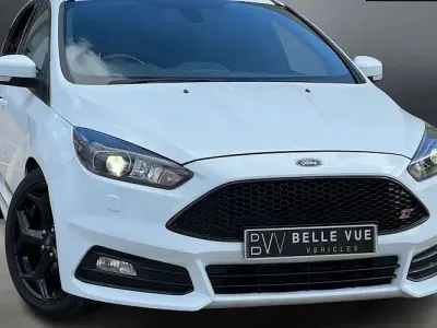 Used Ford Focus ST 250 HP (183 kW) 2016 Hatchback