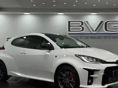 Used Toyota Yaris 261 HP (191 kW) 2021 White Hatchback