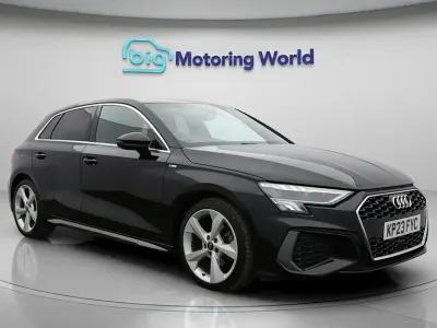 Begagnad Audi A3 Sportback S-Line 150 HK (110 kW) 2023 Svart Halvkombi
