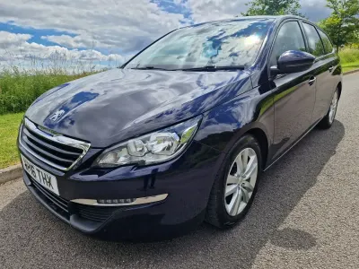 Used Peugeot 308 Active 120 HP (88 kW) 2016 Blue Estate
