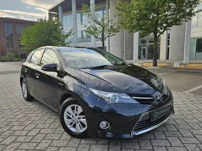 Used Toyota Auris Hybrid