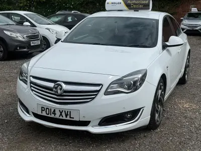 Used Vauxhall Insignia SRi 163 HP (119 kW) 2014 White Hatchback