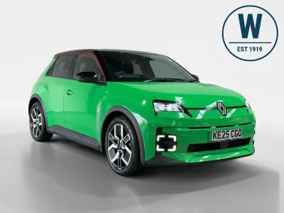 Nouvelle Renault 5 E-Tech Urban 39 kW (54 ch) 2025 Vert Citadine