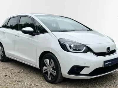 Used Honda Jazz Hybrid 109 HP (80 kW) 2022 Premium paint  platinum white Hatchback