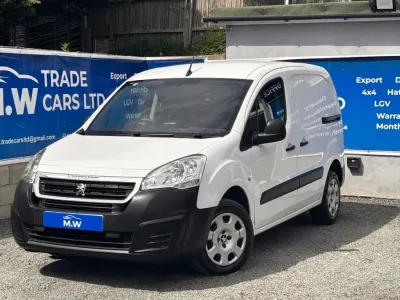 Second-hand Peugeot Partner 98 CP (72 kW) 2017 Alb