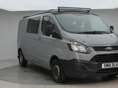 Used Ford Transit Custom 2016 Red Estate