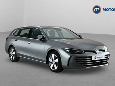 Usado VW Passat Life 204 HP (150 kW) 2025 Cinzento Carrinha