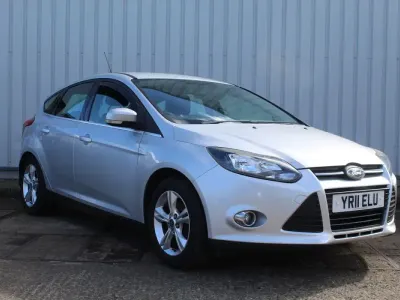 Usado Ford Focus Zetec 2011 Plateado Utilitario