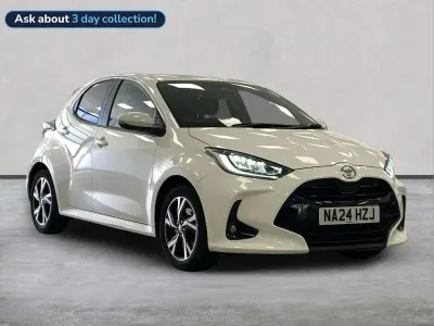 Second-hand Toyota Yaris Hybrid Design 116 CP (85 kW) 2024 Alb Hatchback