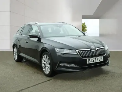 Usado Skoda Superb SE L 218 CV (160 kW) 2023 Negro Familiar