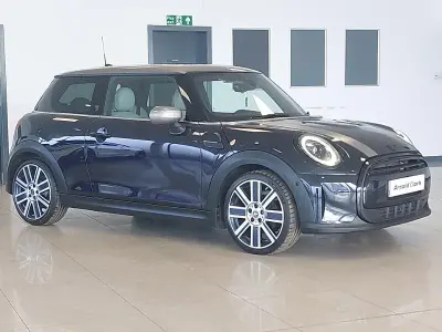 Usado Mini Cooper Exclusive 136 HP (100 kW) 2022 Preto Citadino