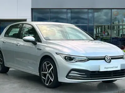 Second-hand VW Golf VIII Style 130 CP (95 kW) 2021 Negru