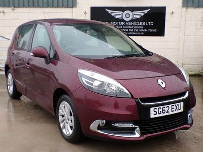 Used Renault Scénic III Dynamique 110 HP (80 kW) 2012 Red MPV