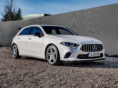 Used Mercedes A180 SE 136 HP (100 kW) 2019 White Hatchback