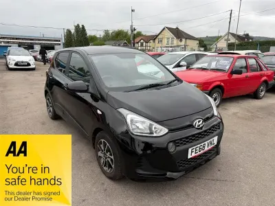 Gebraucht Hyundai i10 GO! 66 PS (48 kW) 2018 Schwarz Kleinwagen