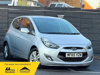 Used Hyundai ix20 Style 90 HP (66 kW) 2015 Silver Hatchback