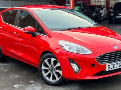 Usado Ford Fiesta Zetec 100 HP (73 kW) 2018 Vermelho Citadino