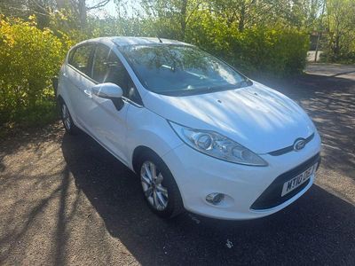 Used Ford Fiesta Zetec 82 HP (60 kW) 2010 White Hatchback