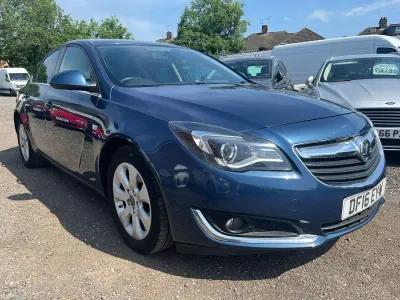 Used Vauxhall Insignia SRi 136 HP (100 kW) 2016 Blue Hatchback