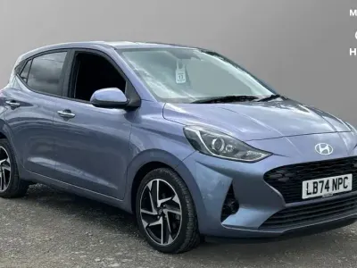 Used Hyundai i10 Premium 79 HP (58 kW) 2024 Blue Hatchback