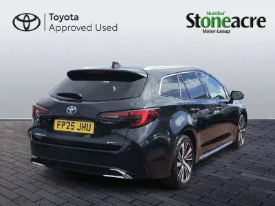 Used Toyota Corolla Design 140 HP (102 kW) 2025 Black Estate