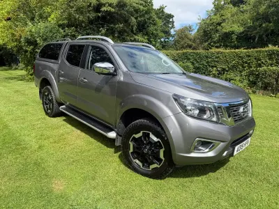 Used Nissan Navara Tekna 190 HP (139 kW) 2019 Grey Pickup