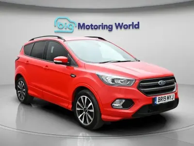 Second-hand Ford Kuga ST-Line 150 CP (110 kW) 2019 Roșu SUV