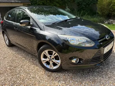 Used Ford Focus Zetec 125 HP (91 kW) 2011 Black Hatchback