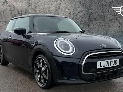 Begagnad Mini Cooper Exclusive 134 HK (98 kW) 2021 Svart Halvkombi