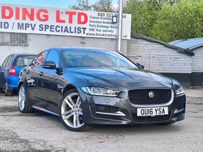 Gebraucht Jaguar XE R-Sport 180 PS (132 kW) 2016 Grau Limousine