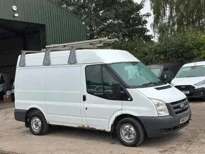 Usado Ford Transit 85 HP (62 kW) 2011 Branco Van