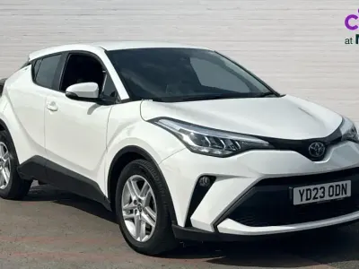 Używany Toyota C-HR 122 KM (89 kW) 2023 Biały SUV