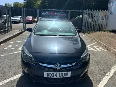Used Vauxhall Astra 130 HP (95 kW) 2014 Black Hatchback
