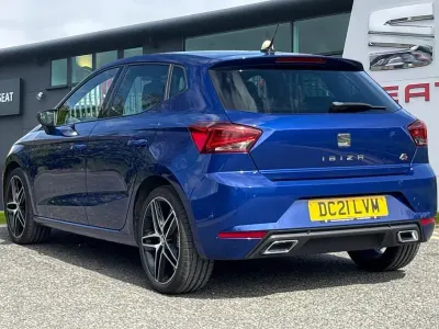 Usado Seat Ibiza FR Sport 2021 Azul Utilitario