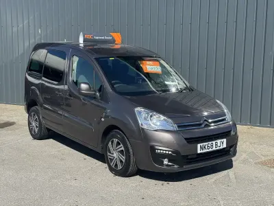 Used Citroën Berlingo Feel 100 HP (73 kW) 2018 Grey MPV