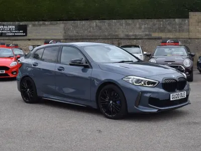 Begagnad BMW M135 Impressive 2020 Grå Halvkombi