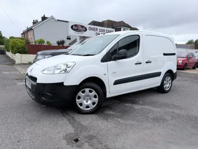 Used Peugeot Partner 2015 White