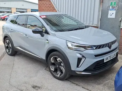 Usado Renault Symbioz Techno 140 HP (102 kW) 2025 Cinzento SUV