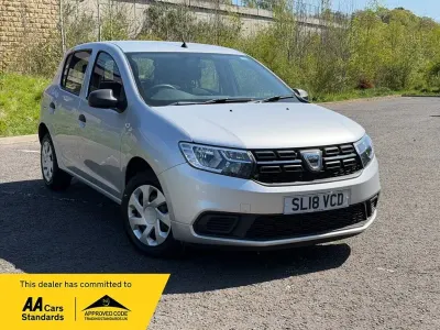 Używany Dacia Sandero Ambiance 90 KM (66 kW) 2018 Srebrny Hatchback