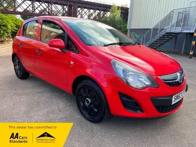 Second-hand Vauxhall Corsa S 2013 Roșu Hatchback