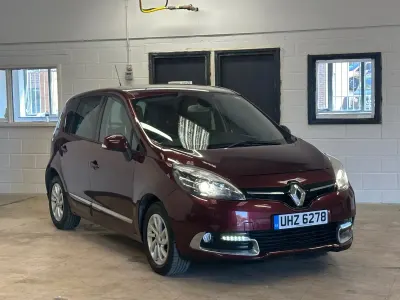 Used Renault Scénic III Dynamique 110 HP (80 kW) 2016 Red MPV