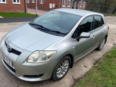 Used Toyota Auris 124 HP (91 kW) 2007 Silver Hatchback