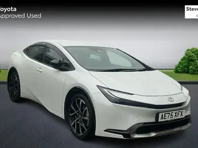 Used Toyota Prius 223 HP (164 kW) 2025 White Hatchback