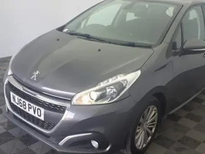 Used Peugeot 82 Signature Sky 2018 Hatchback