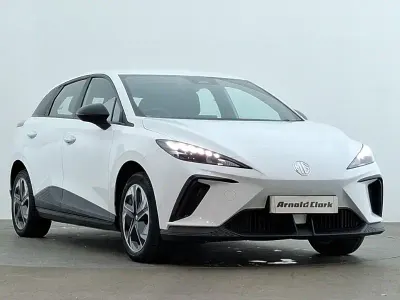 Used MG MG4 EV SE 125 kW (170 HP) 2023 White Hatchback