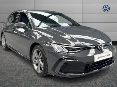Second-hand VW Golf VIII R-line 130 CP (95 kW) 2023 Gri Hatchback
