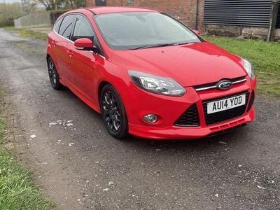 Red Used 2014 Ford Focus Zetec Hatchback | £4,295 (Fair price)
