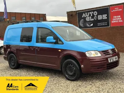 Usado VW Caddy 104 HP (76 kW) 2010 Azul Monovolume