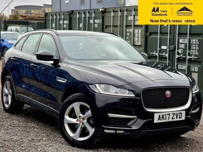 Begagnad Jaguar F-Pace R-Sport 180 HK (132 kW) 2017 Svart SUV